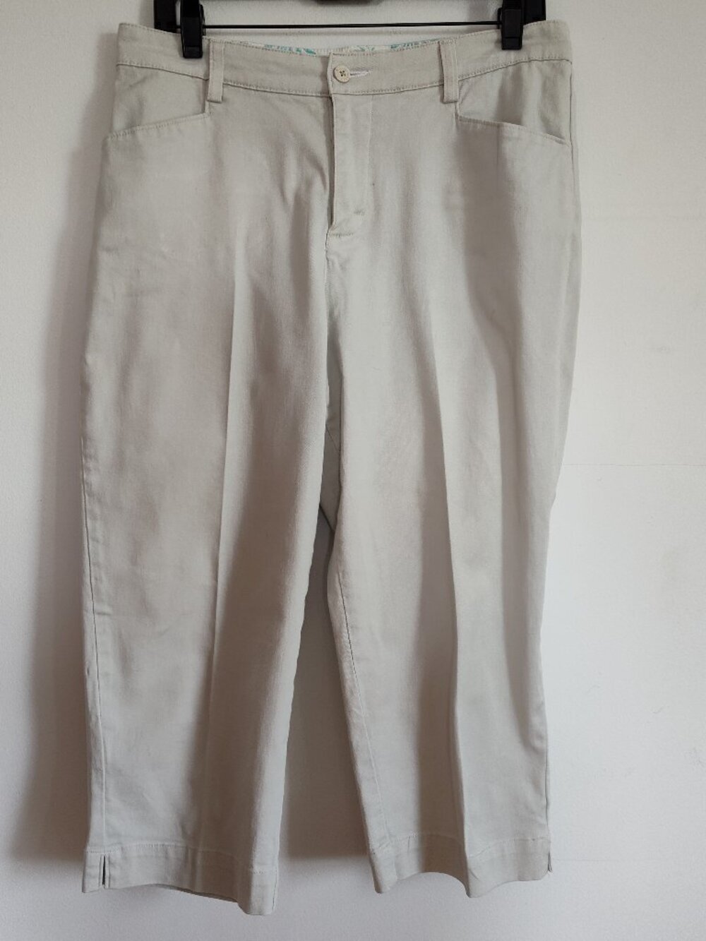 Lee Tan Cotton Capris